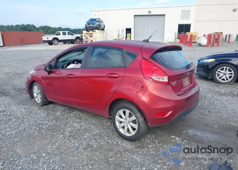 2013 Ford Fiesta Se z USA, uszkodzony, nr VIN 3FADP4EJ8DM178740